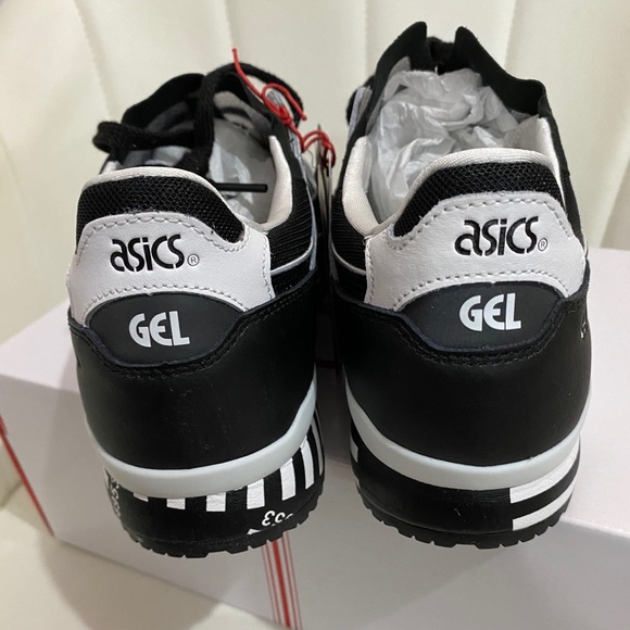 ASICS shoes - Picture 4 of 7